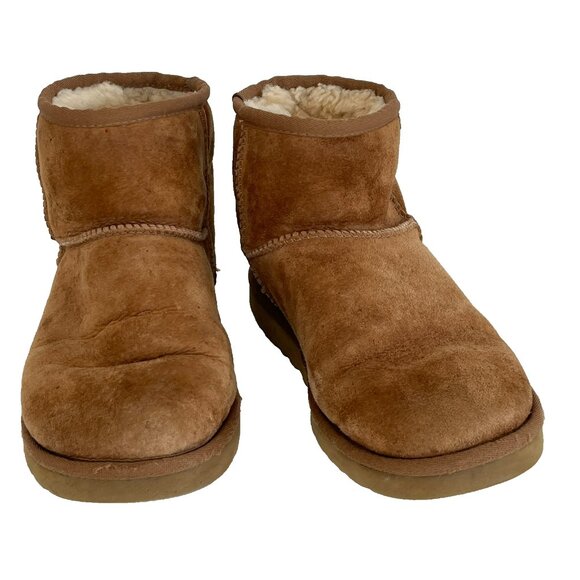 Ugg Classic Mini II Boots Women's sz 7 Chestnut Suede Leather Sheepskin S/N 5854 - Picture 1 of 7
